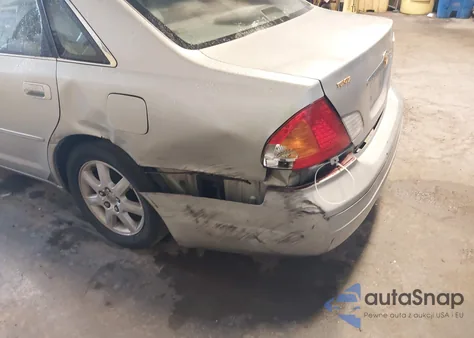 2000 Toyota Avalon Xls z USA, uszkodzony, nr VIN 4T1BF28B5YU039563